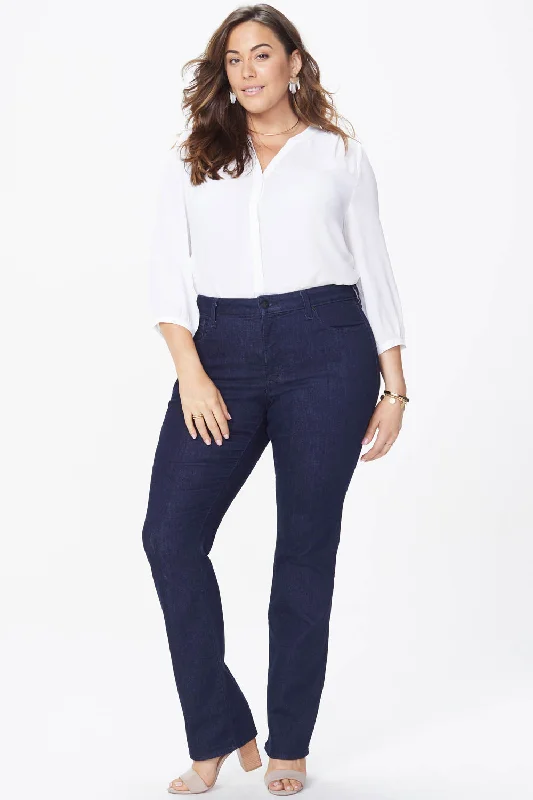 Marilyn Straight Jeans In Plus Size - Rinse